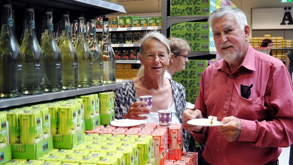 Bertil Adelid och Inger Bäckstedt är trogna Priokunder. Foto: Tommy Pettersson