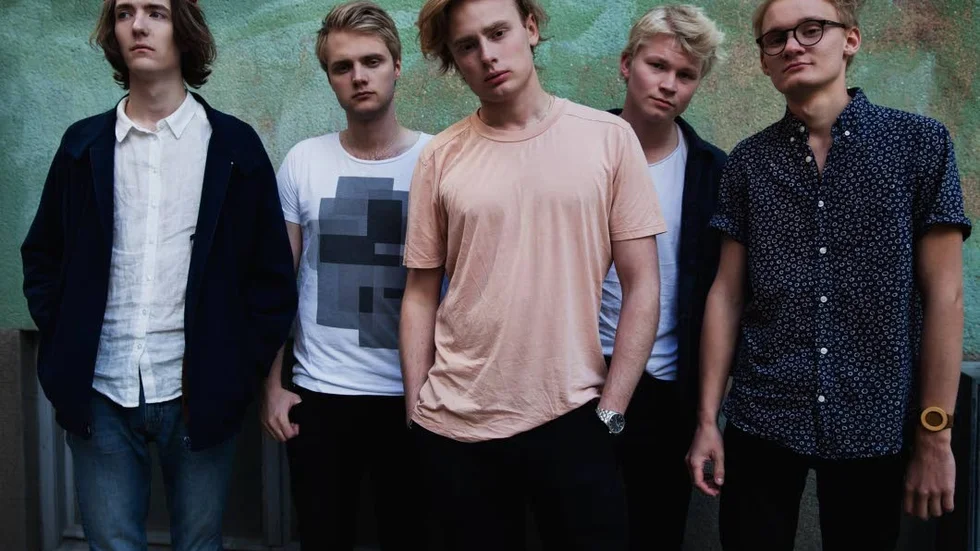 Mares bildades 2014 när  Fredrik Danfors, Michael Dahnberg, Fredrik Nilsson, Albin Egrelius Fredlund och Olof Wärend Rylander gick på Rosendalsgymnasiet i Uppsala.