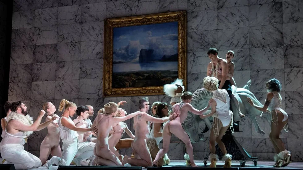 Nicholas Ringskog Ferrada-Nolis operabok "Dröm och skådespel" är en systerbok till boken "Den andra musiken". Bilden föreställer Folkoperan i Stockholms uppsättning av Giuseppe Verdis opera "La Traviata" (1853) från 2015.