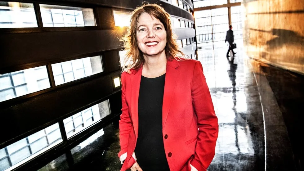 När EU vill jaga människor på flykt vill vi fånga skattesmitare. skriver Malin Björk (bilden) och Nina Broman Costa.