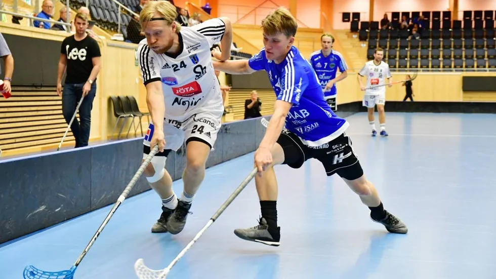 Johan Widh (i vitt) och hans Sirius spelade oavgjort mot Falun.