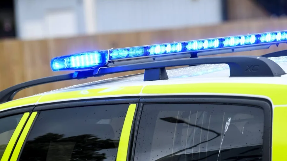 Ett bilinbrott har polisanmälts.