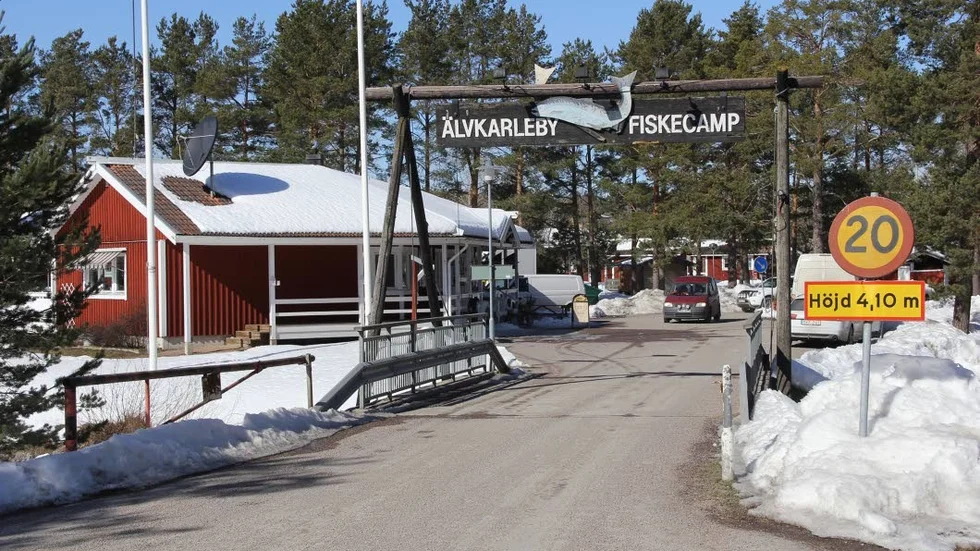 Säger nej. Paret Katarina och Daniel Gustafsson vill inte längre arrendera Älvkarleby fiskecamp. De anser att den hyra som Älvkarleby kommun kräver är horribel.