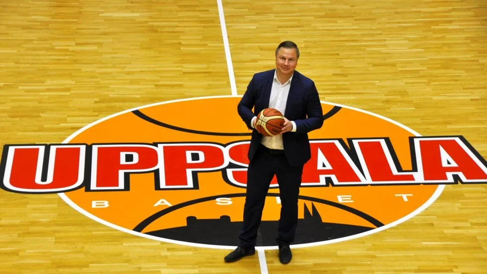 Jobbar. Uppsala Baskets ordföranden Daniel Fixelius ligger bakom begreppet "säljboost"; "Vi vill återupprepa det, men den här gången i en positiv anda"