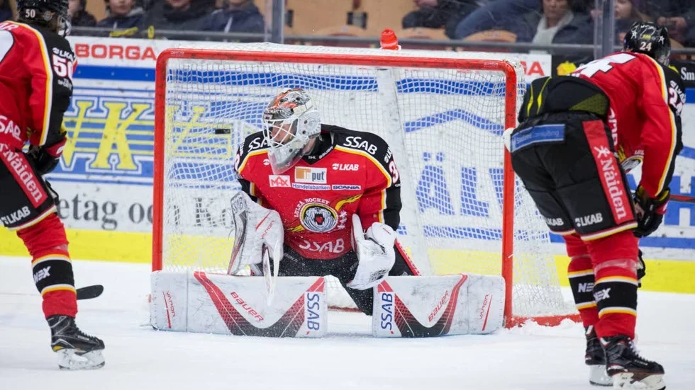 Det blir ett målvaktsbyte i Luleå Hockey till dagens match.