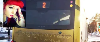 Busschaufför med viktigt budskap