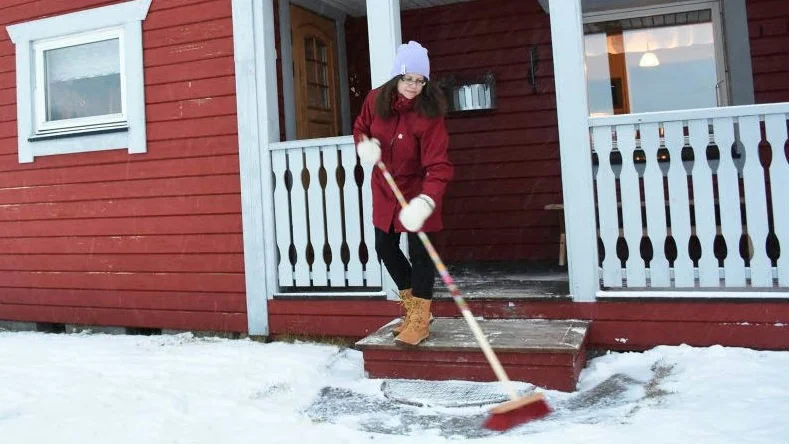 Anna Kuru trivs i Holmajärvi. Här har hon haft ett hundspannsföretag i fram till för några år sedan. Foto: Maria Unga