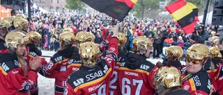 Klipp: Se fansens hyllning till guldlirarna