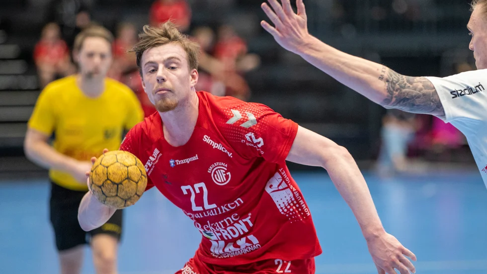 Högernian Erik Persson har bestämt sig för att stanna i Guif.
