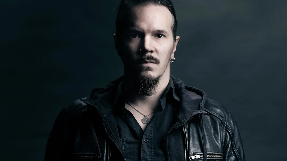 Andreas Vingbäck, från Skaulo, drabbades av en blodpropp och tvingades uppsöka akut sjukvård. Nu väntar vila för Dark Funeral-sångaren.