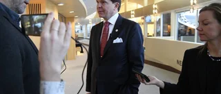 Snart kan pressen flyttas till Löfven