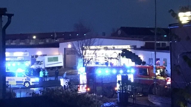 Polis och räddningstjänst kallades till garagebrand i Fålhagen.