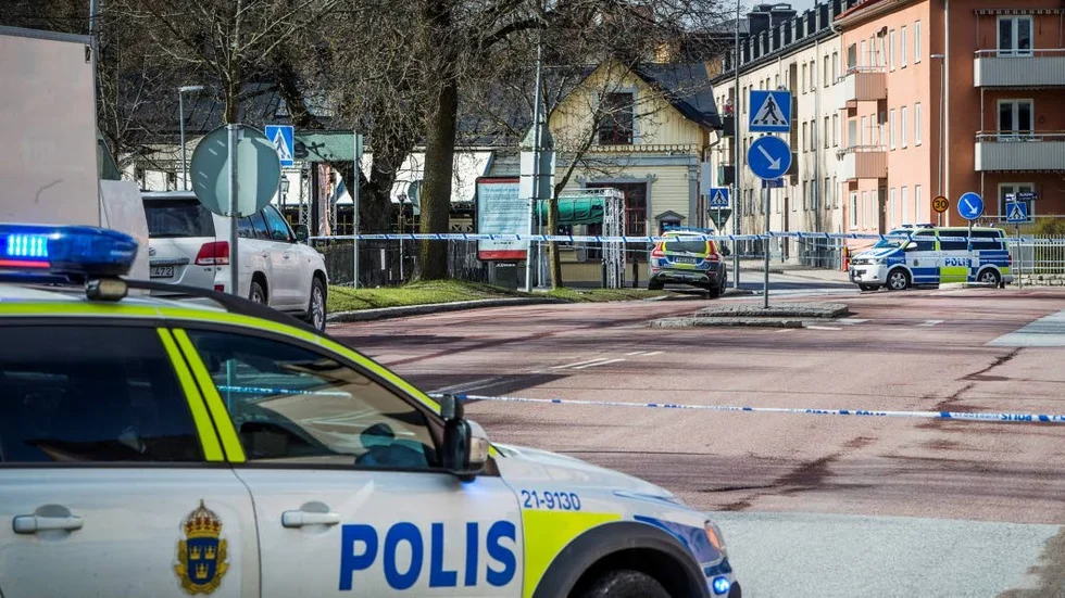 I april 2016 spärrade polisen av Birger Jarl på grund av ett misstänkt bombhot.