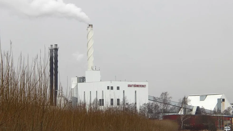 Nya flyttplaner, med eller utan elproduktion, ska tas fram för Ena energi.
