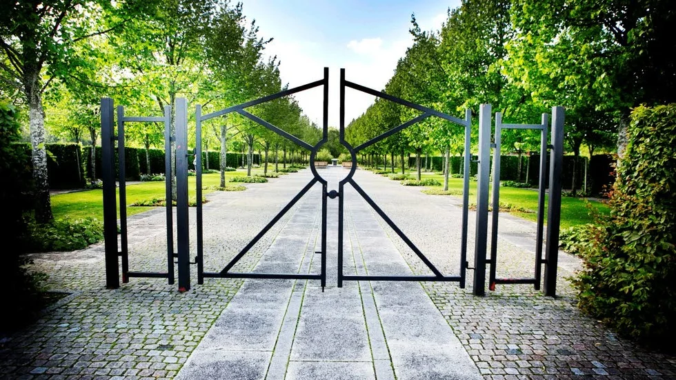 Berthåga kyrkogård är inte en vanlig park, skriver Håkan Brink.