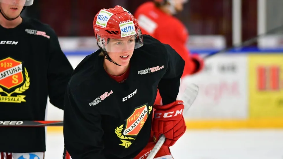 Simon Johansson gör comeback när Almtuna möter Västerås.