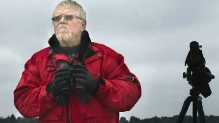 Författaren Lars Sund skriver om fågelskådningens glädje i nya boken.