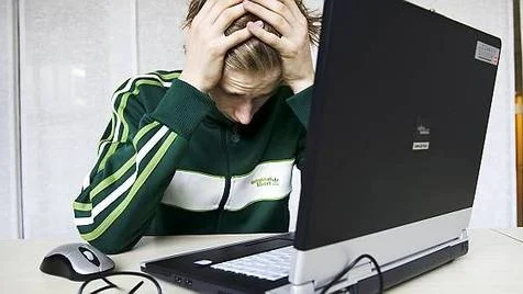 Är du orolig för att huvudvärken ska visa sig vara en tumör efter en stunds sjukdomssurfande på nätet? Då kanske du har problem med näthypokondri.