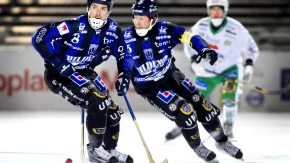 Erik Sundin och 
Pierre Roos får bekänna färg i World cup.