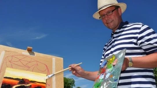Konstsommar på gräsö,
Stefan Höög vid staffliet