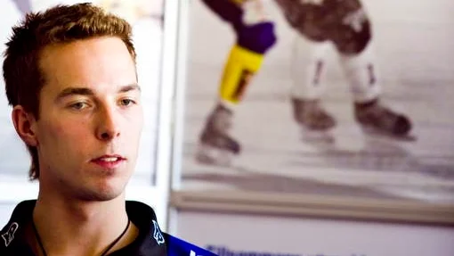Christian Mickelsson på "rätt" sida av planen när Sirius möter Edsbyn.