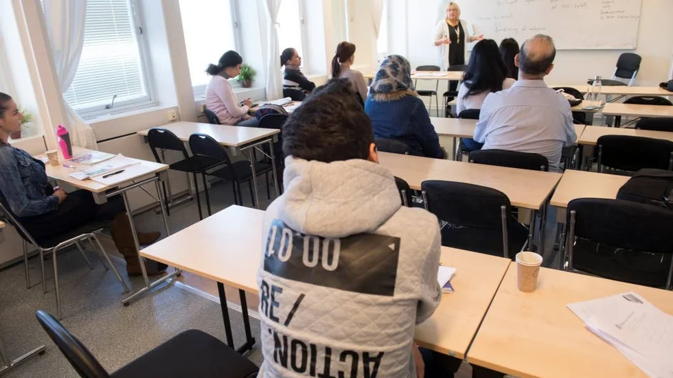 Utbildning. Att så anmärkningsvärt få nyanlända med kort utbildning har valt att utbilda sig säger också något om hur väl integrationen har fungerat i Sverige, det vill säga inte alls.