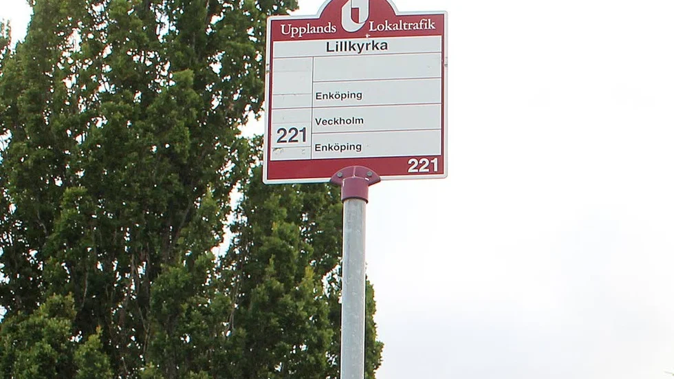 Buss. Extra turer till och från Lillkyrka sätts in, med taxi.