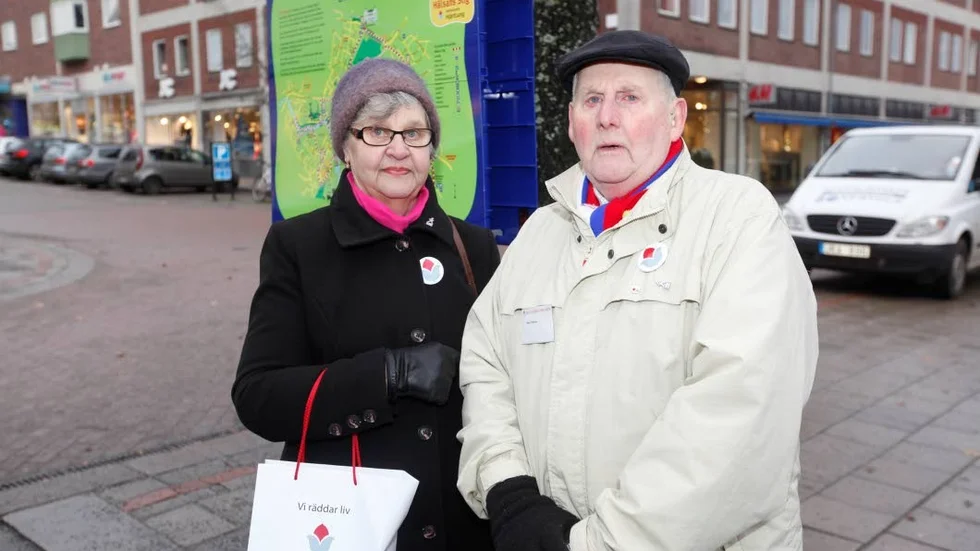 Ordförande i Hjärt- och lungsjukas förening, Aila Nylund och förre ordföranden Hans Nilsson är glada att Enköpingsborna har fått ännu en slinga att motionera i.