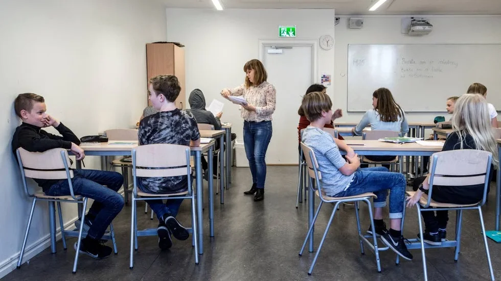 Deckarförfattare. Förra terminen drog det igång med ett pilotprojekt där elever i årskurs 2 och 3 bytte sagor med lärarstudenter. I år har man valt ett tema som ska passa äldre elever bättre.