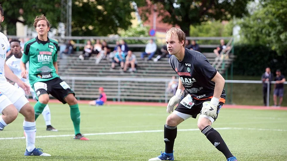 Bäst. Gustaf Persson imponerar i ESK-målet.