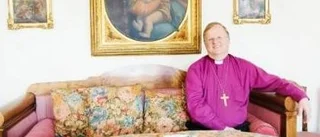 Biskopen tänkte ägna sig åt juridiken