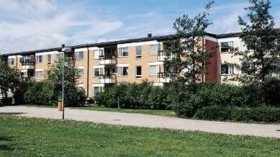 Rikshems fastigheter i Gränby är byggda på 1960-talet och ska renoveras.