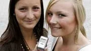 Framgångsrika företagare. Sofia Gustavsson och Gabriella Grip, grundarna av UF-företaget SimSafe.
