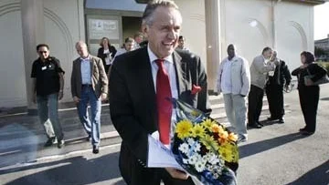 Hans första besök i Uppsala sedan han blev utrikesminister inledde han i moskén.