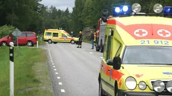 Vänstersväng på landsväg slutade med krock och långa köer.