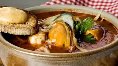 Bouillabaisse med rouille. Se recept nedan.