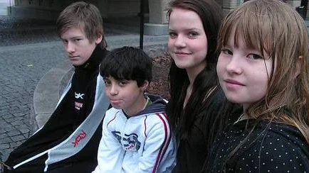 Robert Hägg, Pedram Samani, Rebecka Vidmark och Maja Shalit är kamratstödjare på Vaksalaskolan i Uppsala.