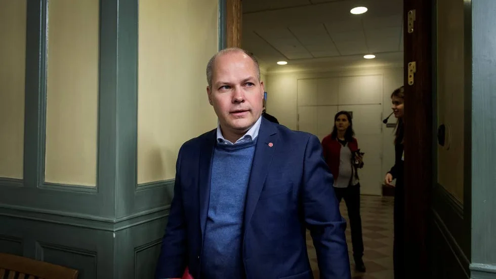 Utredning. Justitie- och migrationsminister Morgan Johansson tog på onsdagen emot betänkandet "Integritet och straffskydd" om ändrade straff för näthat.
