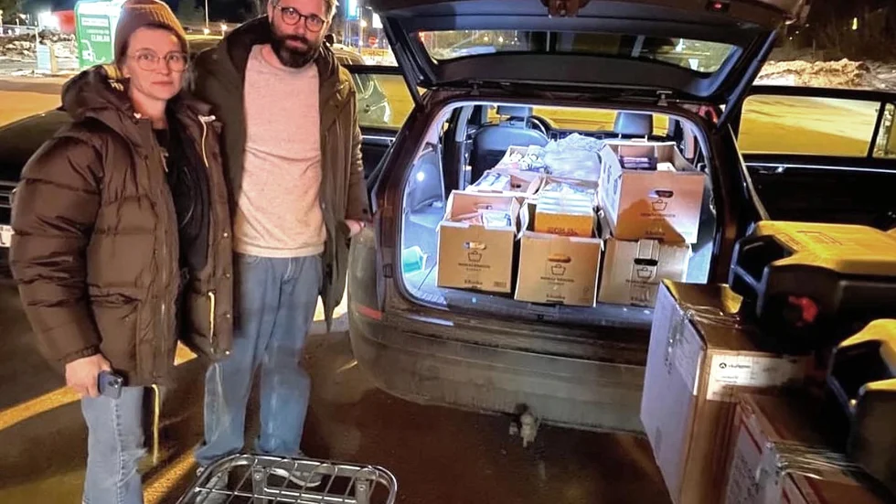 Hanna och Thomas Saurén körde ner till ukrainska gränsen med förnödenheter till människor på flykt och tog med sig en flyktingfamilj hem till Åland.