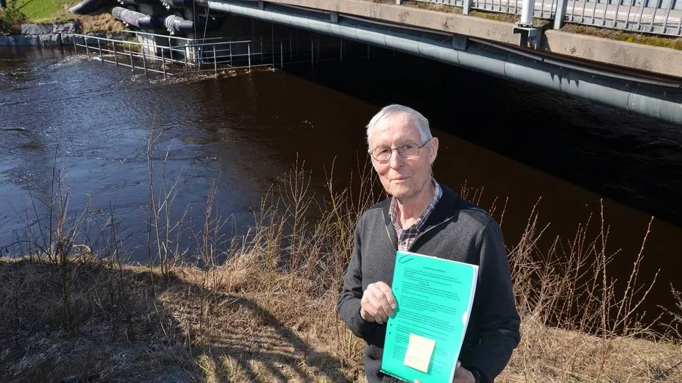 Dokumenterat mätningen. Börje Sundqvist var med redan 1965 när det bestämdes att mätpunkten på vattnet skulle finnas vid Kungsbron. " Det är enda och rätta platsen att mäta på".