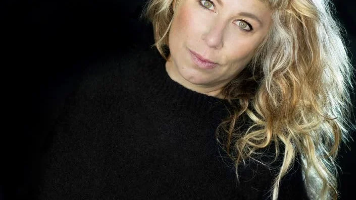 Stina Wollter uppträder på Musikens makt på fredag och planerar både att spela bas och uppträda i underkläder.