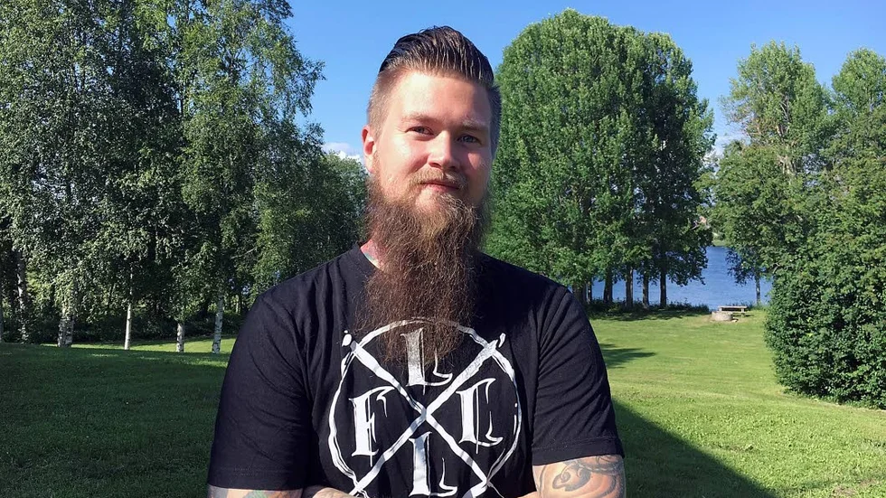 Tatueraren. Tobias Granberg har öppnat egen studio i Överkalix. Den första i kommunen.