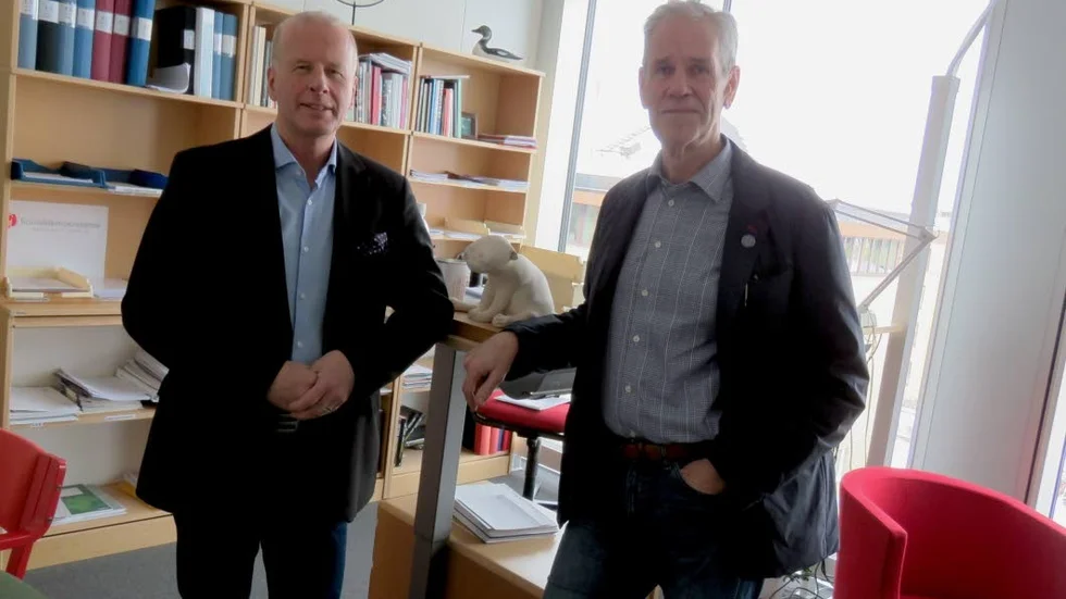 För den oinvigde är organsiationen och styringen av Skandionkliniken komplicerad. Ägare och kunder är alla landsting, men det är de sju universitetssjukhusregionerna som sitter i direktionen för det kommunalförbund som bildats för driften av kliniken, där Börje Wennberg (S), till höger, är en av två representanter för Region Uppsala län. Till vänster Peter Daneryd, förbundsdirektör. Därtill har kliniken en egen verksamhetschef.