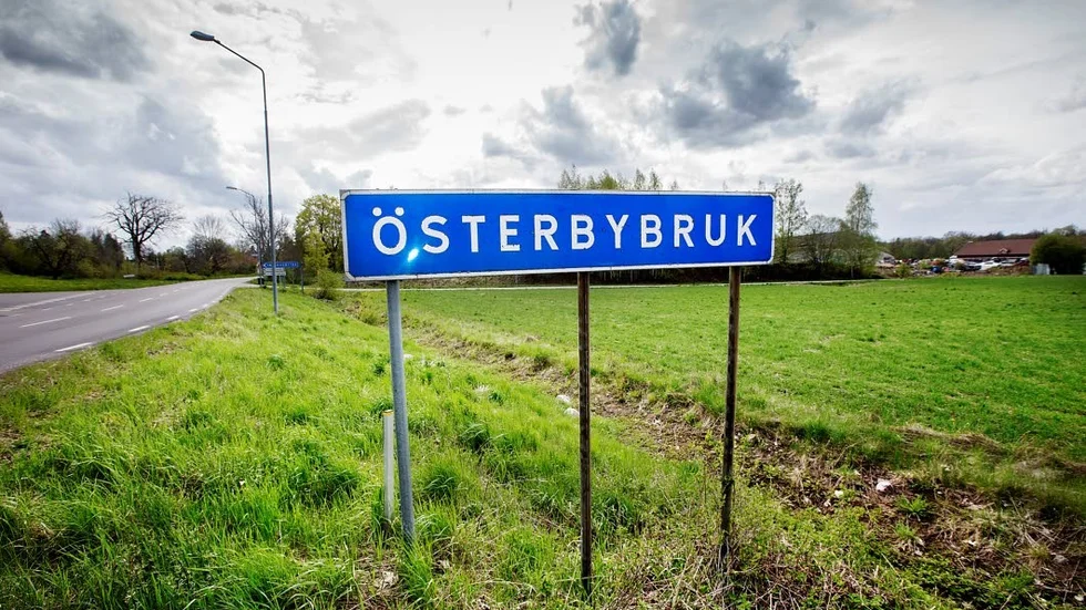 Fiberutbyggnaden i tätorterna i Östhammars kommun är klara till 95 procent, enligt IP-Only. Men på Skyttbacksvägen i Österbybruk har det stannat upp.