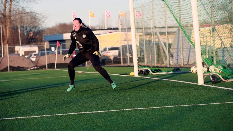Uppsalas målvakt Emelie Almesjö skadade sig i 2–2-mötet med Umeå.