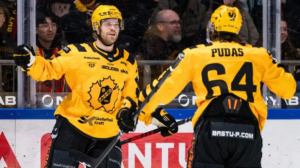 Oscar Lindberg prickade in ledningsmålet i den tredje perioden.