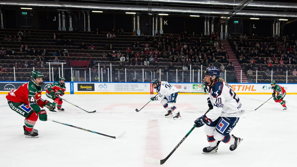 Linköpings Lova Blom under kvartsfinal ett i SDHL mellan Frölunda och Linköping.