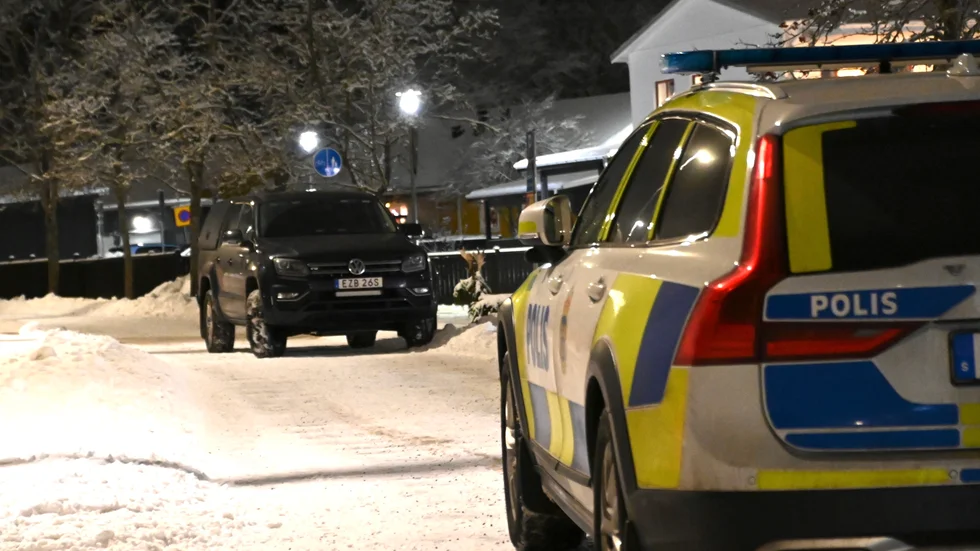 Polis på plats i Sturefors. 