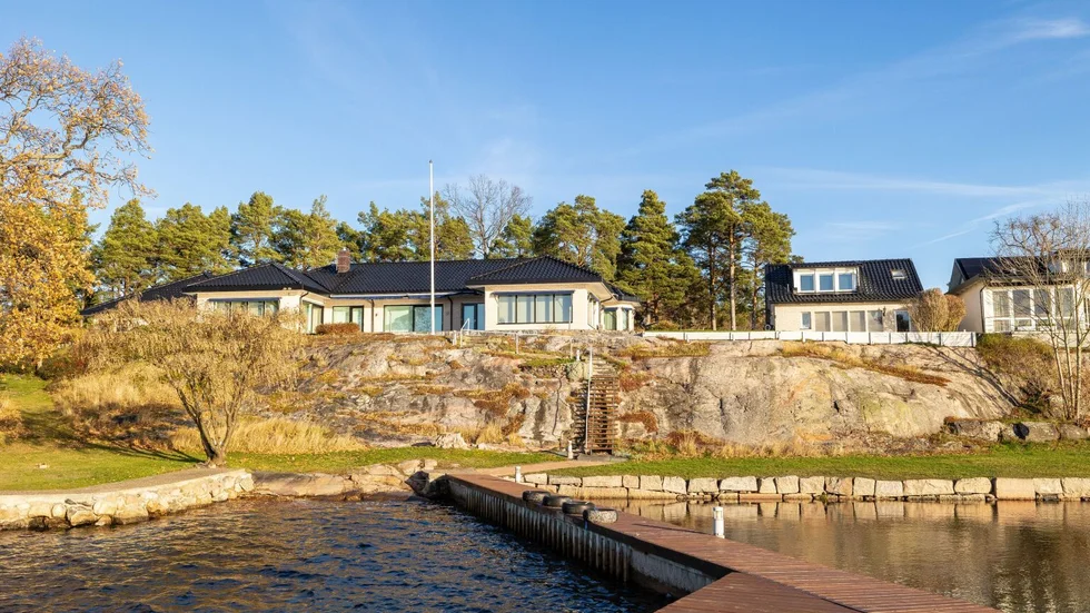 En familj från Västervik är de nya lyckliga ägarna till villan på Grantorpet.