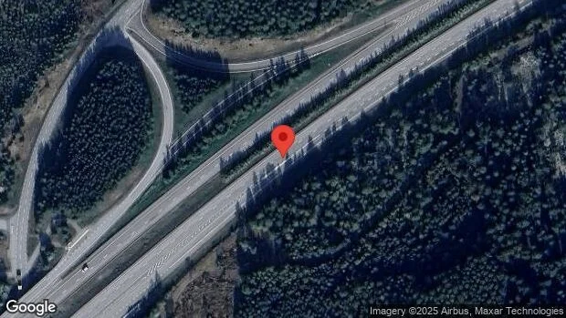 Stillastående lastbil på E18 – stopp i ett körfält